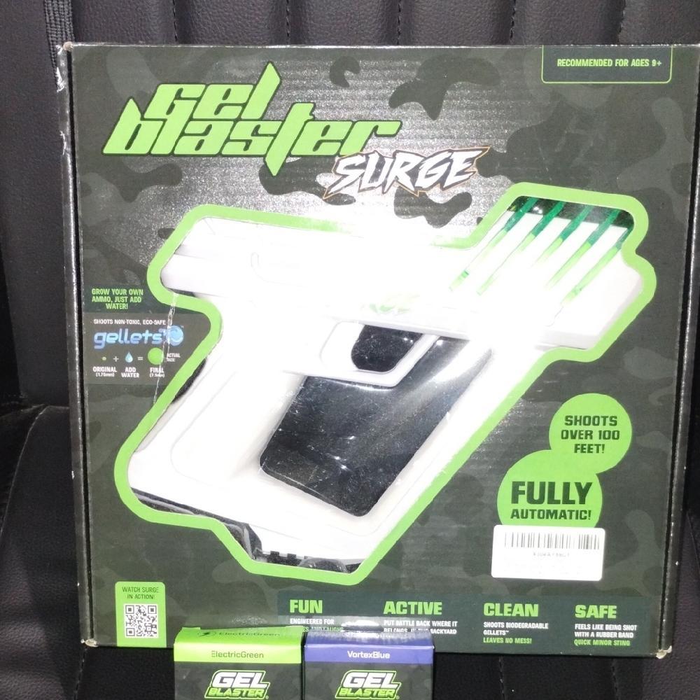 Surge - White and Green